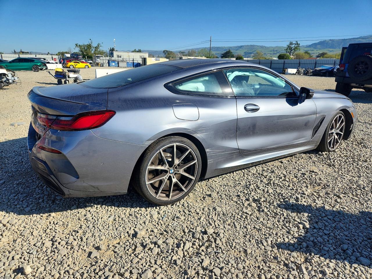 2022 BMW M850Xi - zdjęcie 3