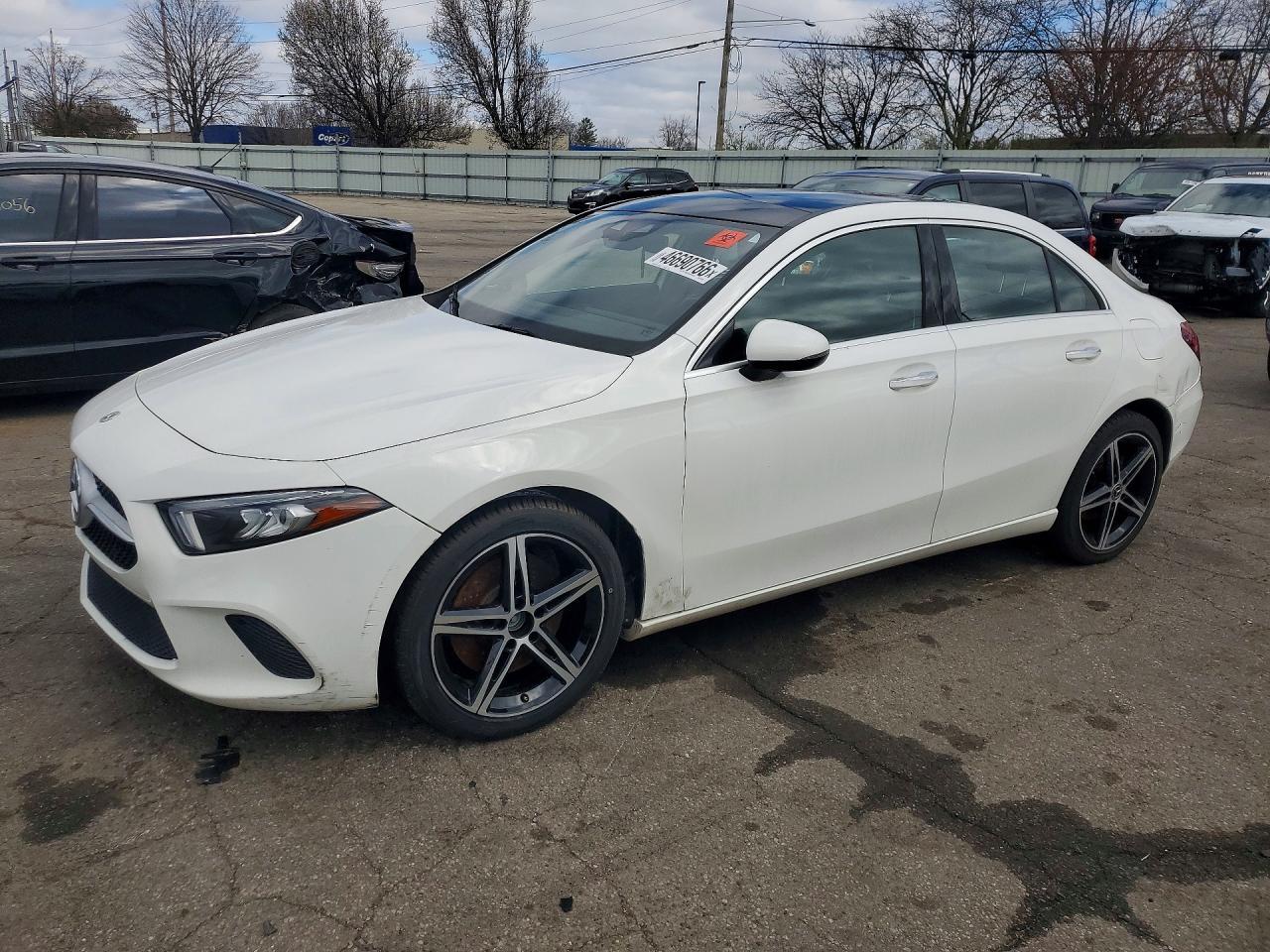 2021 Mercedes-Benz A 220 4Matic - zdjęcie główne