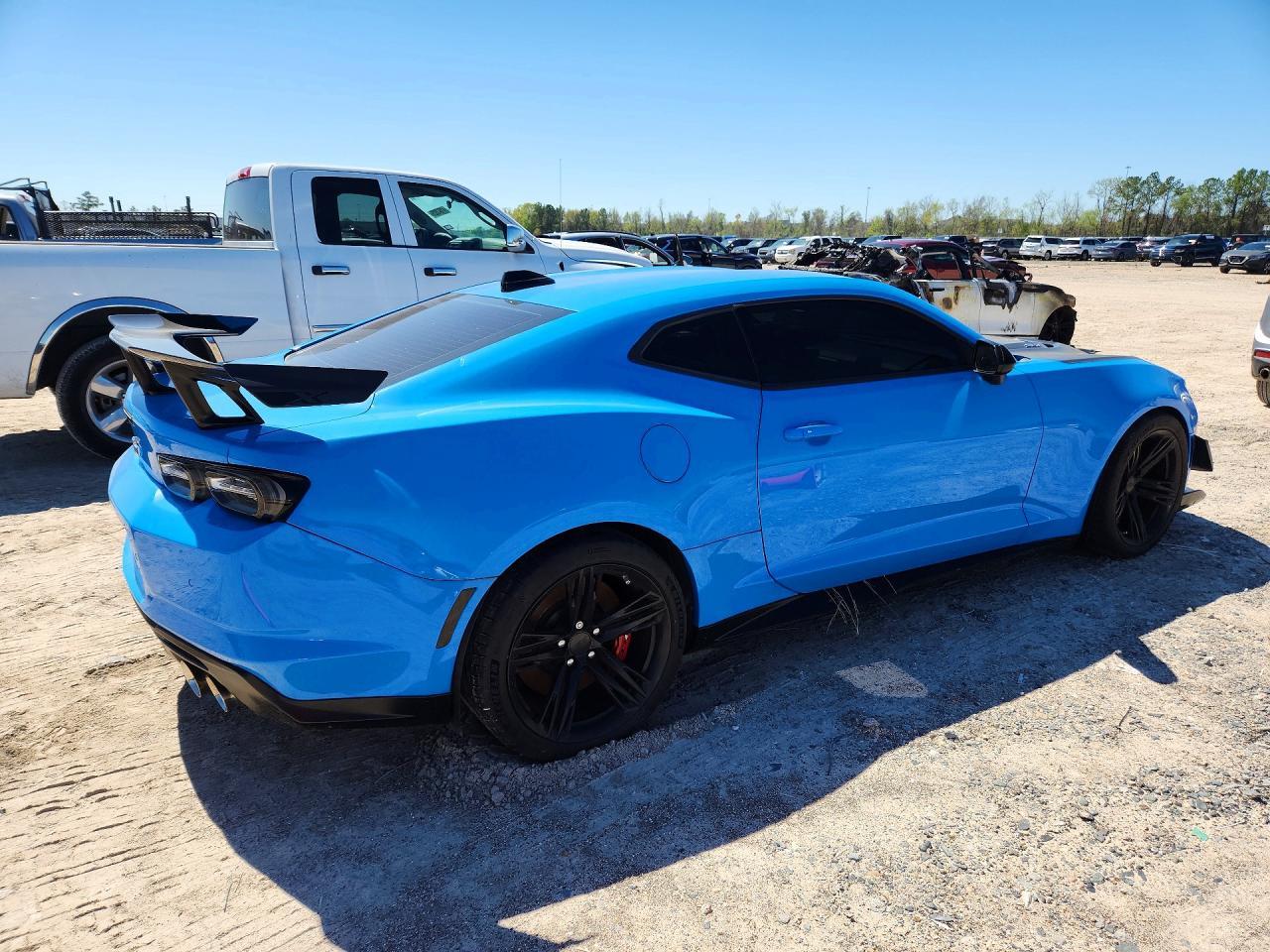 2022 Chevrolet Camaro Zl1 - zdjęcie 3