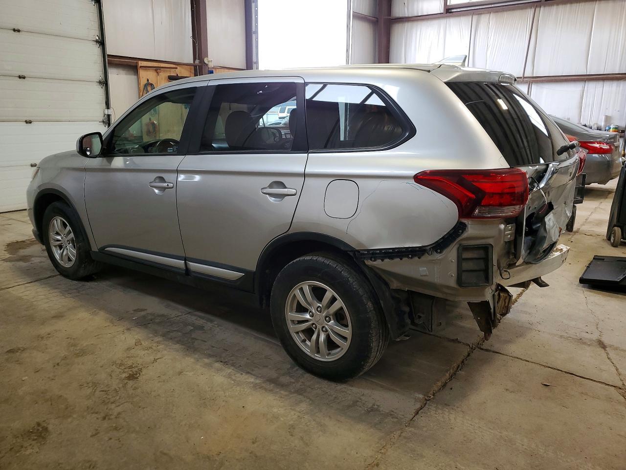 2019 Mitsubishi Outlander Es - zdjęcie 2