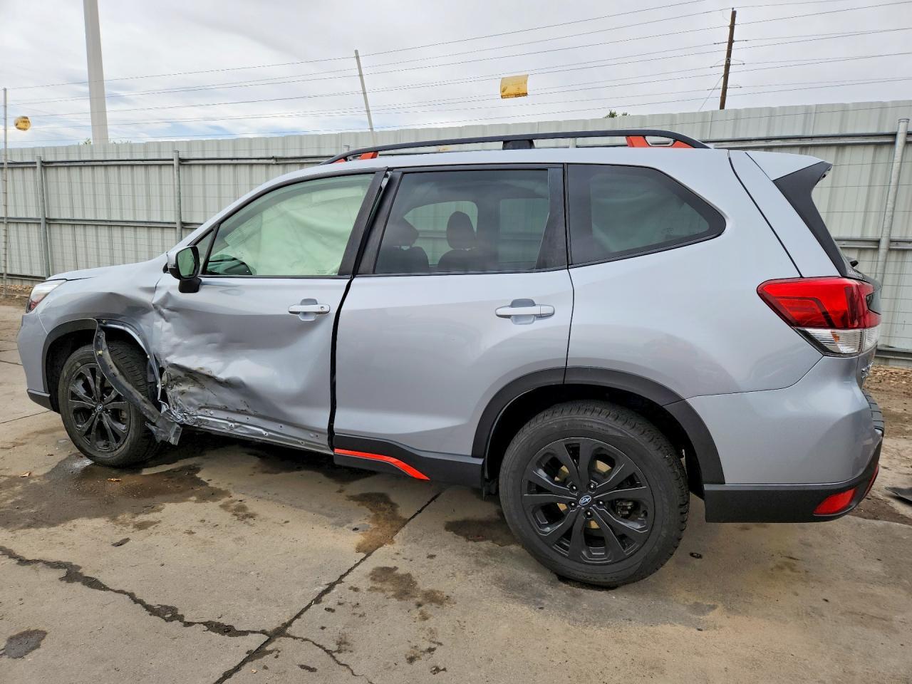 2020 Subaru Forester Sport - zdjęcie 2