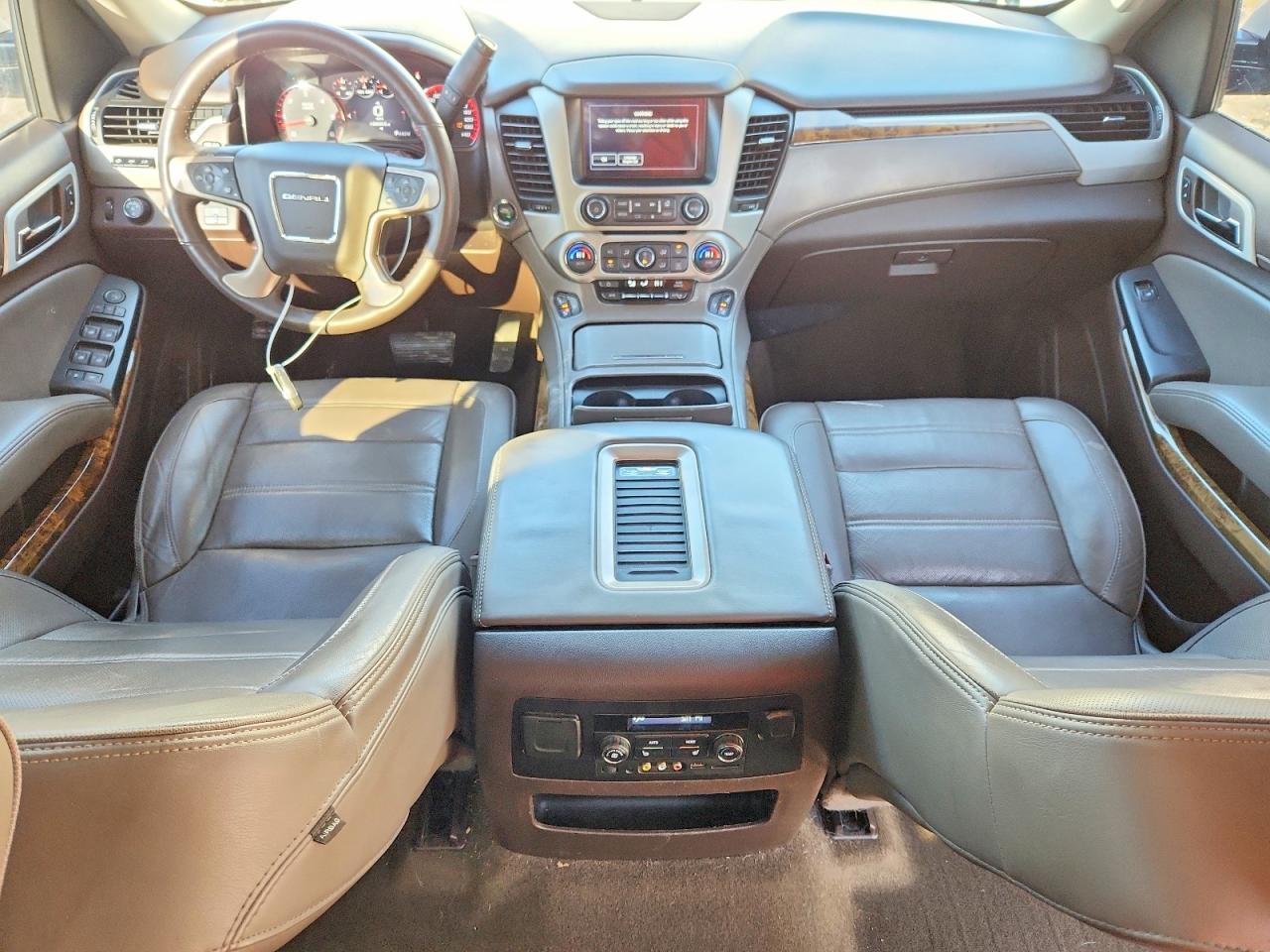 2015 GMC Yukon Denali - zdjęcie 8