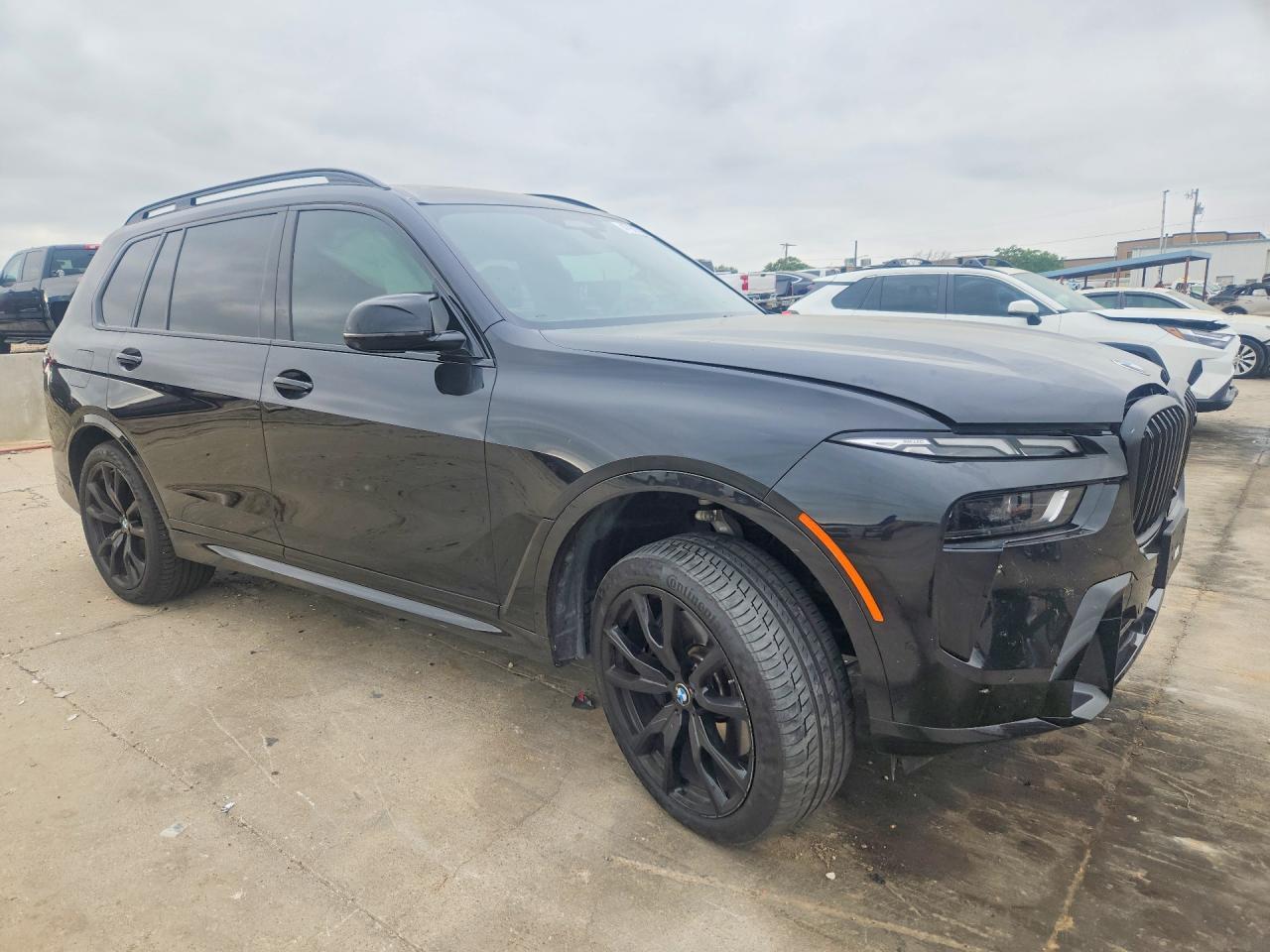 2025 BMW X7 M60I - zdjęcie 4