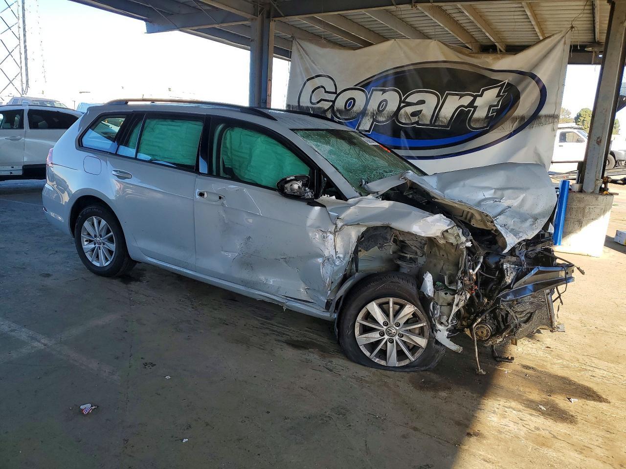 2019 Volkswagen Golf Sportwagen S - zdjęcie 4