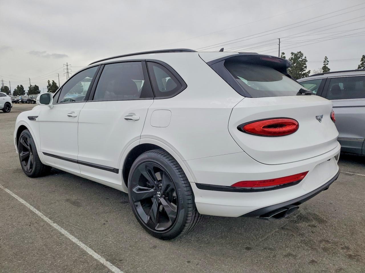 2023 Bentley Bentayga - zdjęcie 2