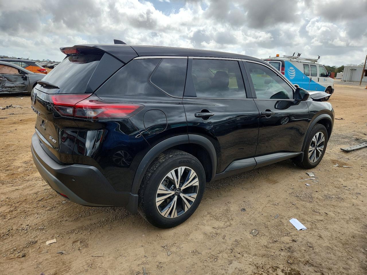 2023 Nissan Rogue Sv - zdjęcie 3