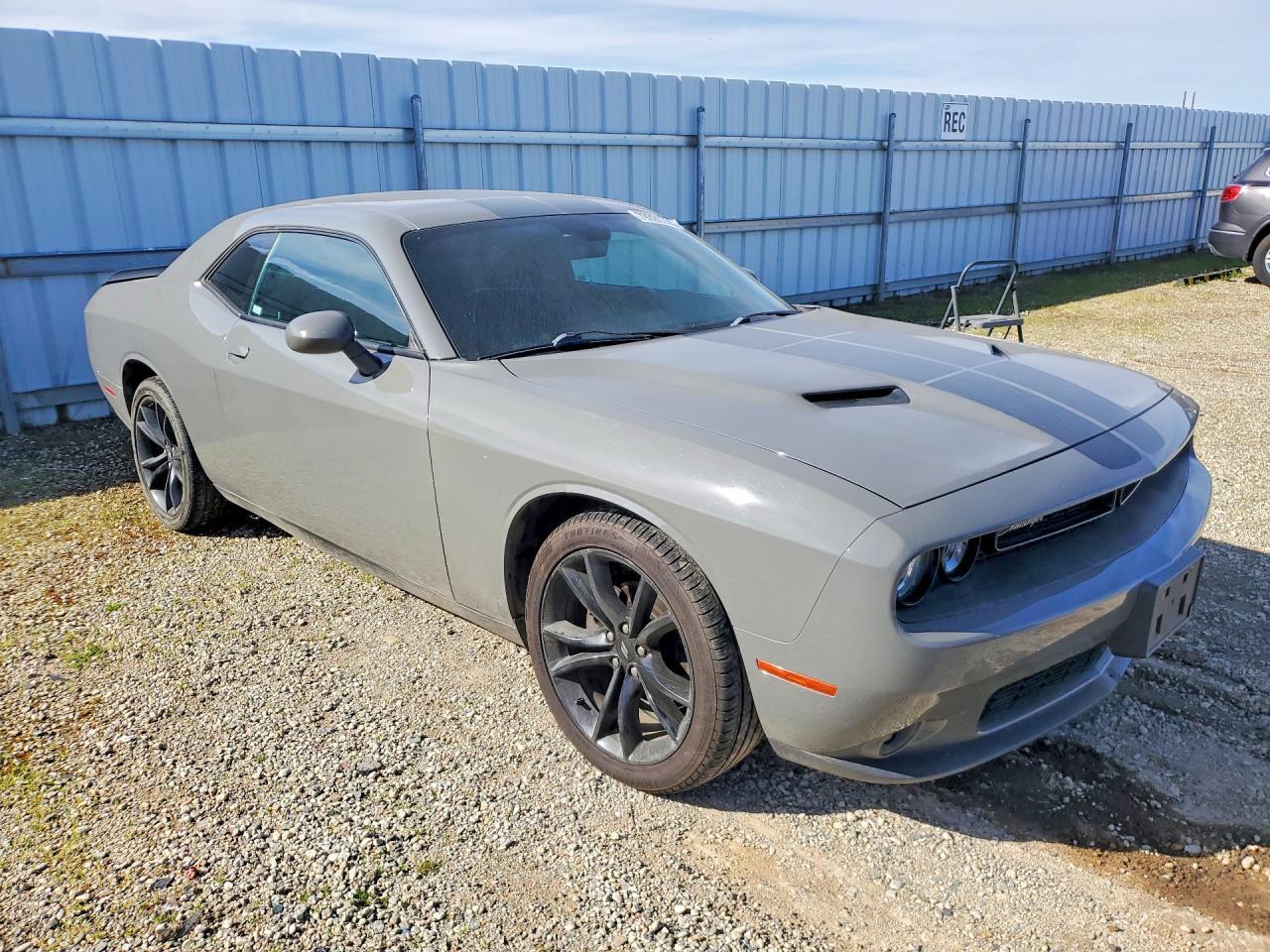 2017 Dodge Challenger Sxt - zdjęcie 4