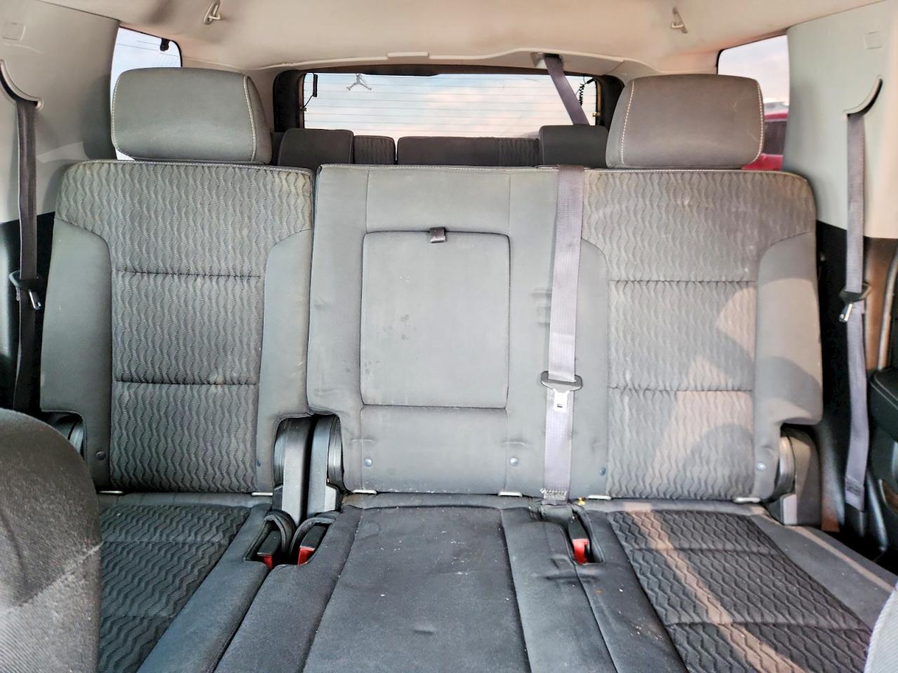 2016 Chevrolet Tahoe C1500 Ls - zdjęcie 10