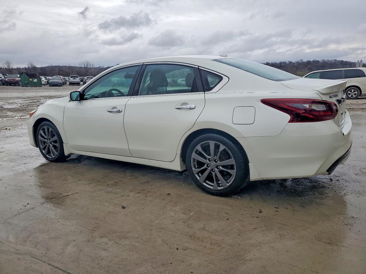 2018 Nissan Altima 2.5 S - zdjęcie 2