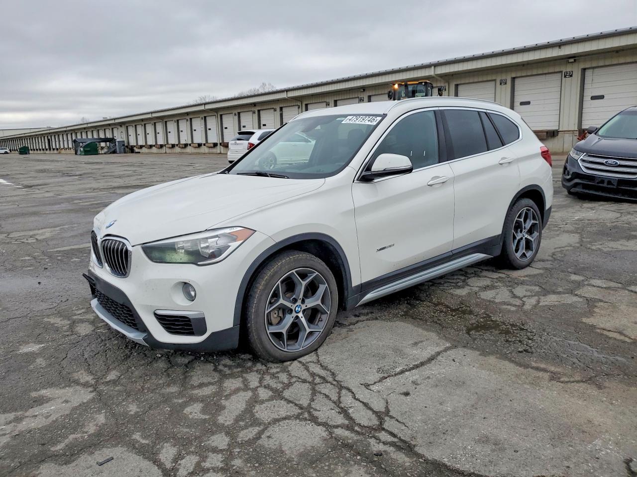 2017 BMW X1 xDrive28I - zdjęcie główne
