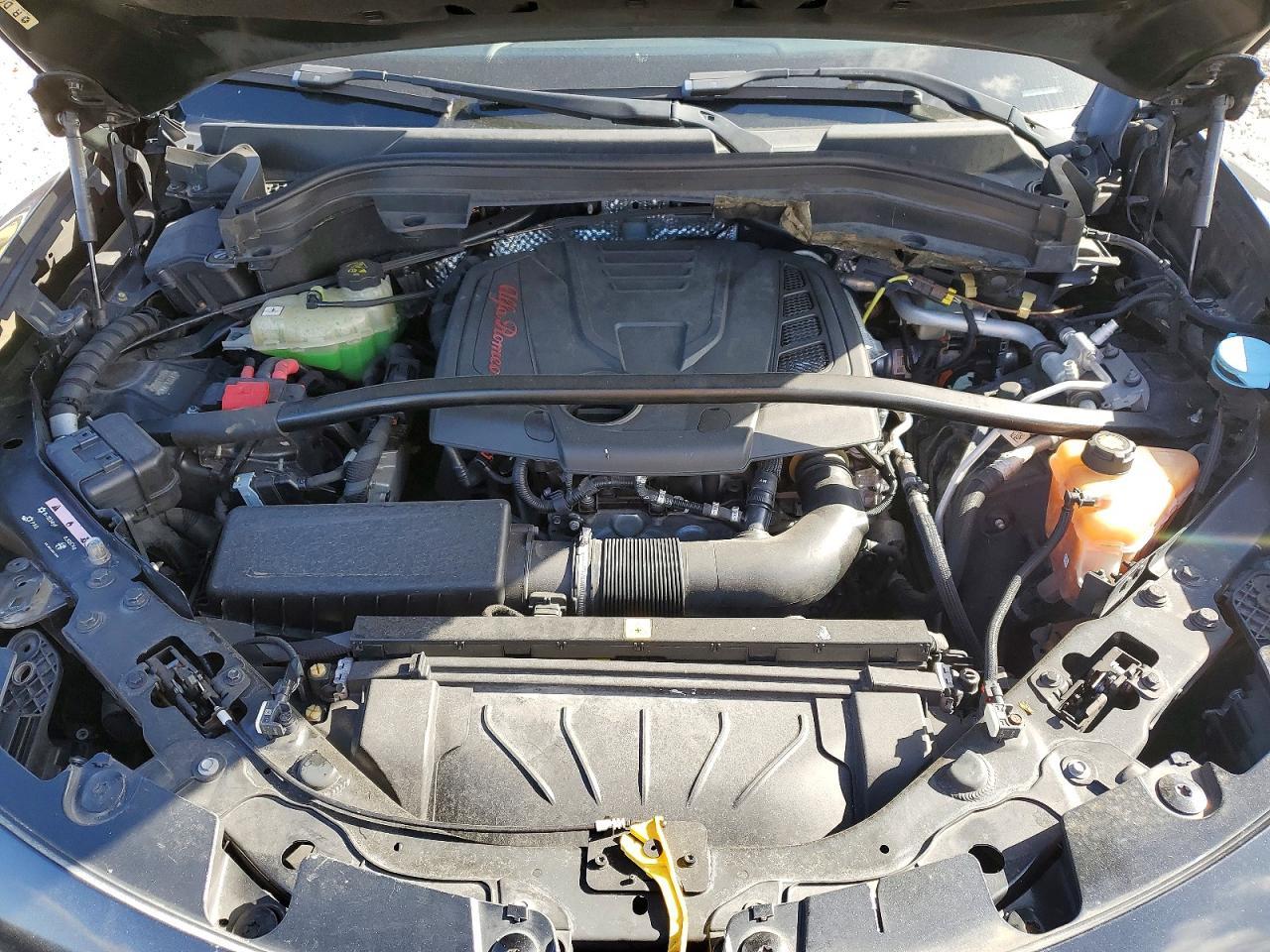 2019 Alfa Romeo Stelvio - zdjęcie 12