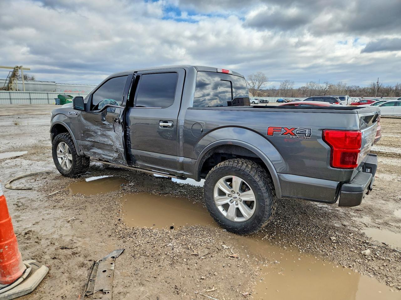 2020 Ford F150 Supercrew - zdjęcie 2