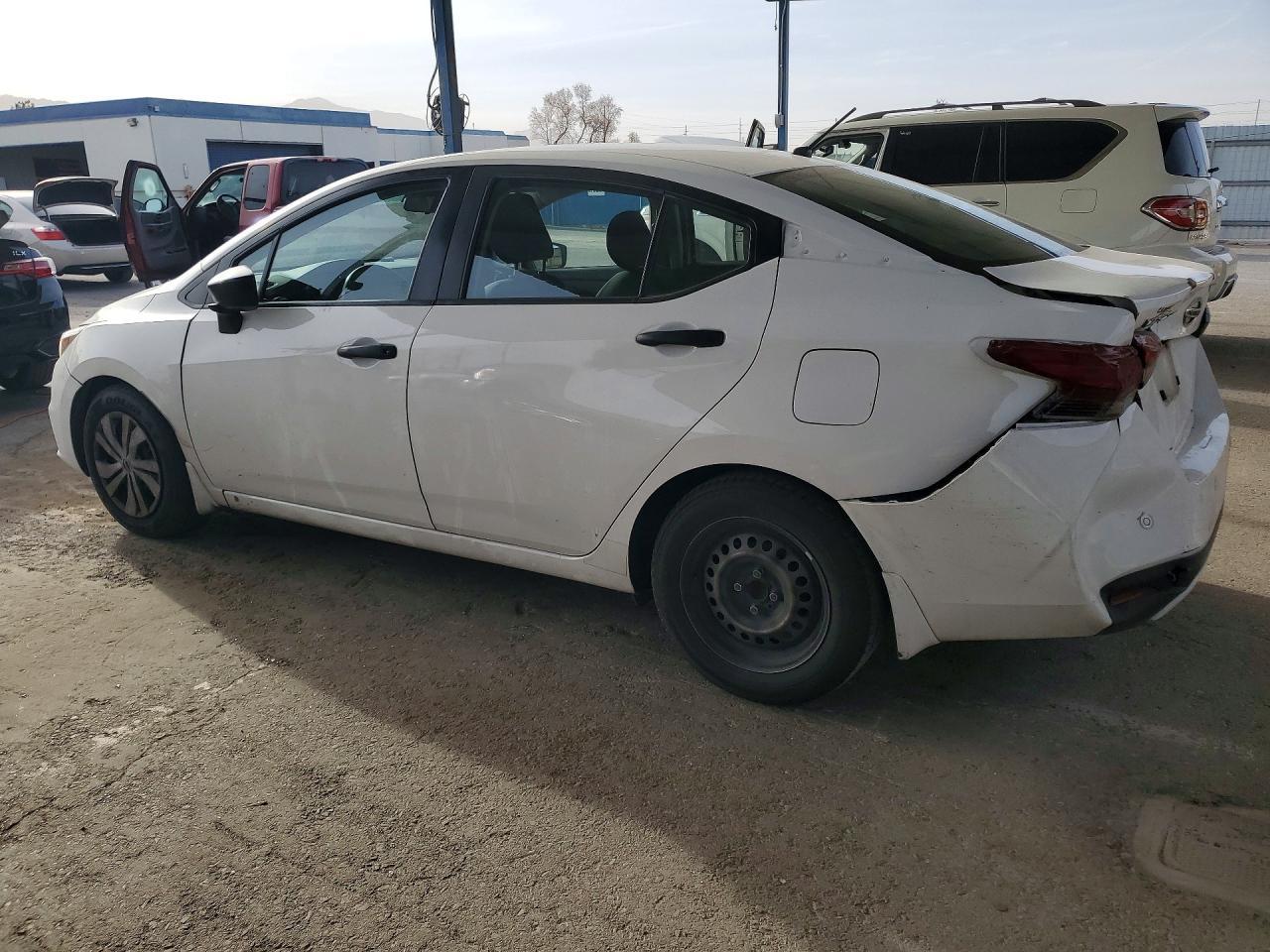 2020 Nissan Versa S - zdjęcie 2