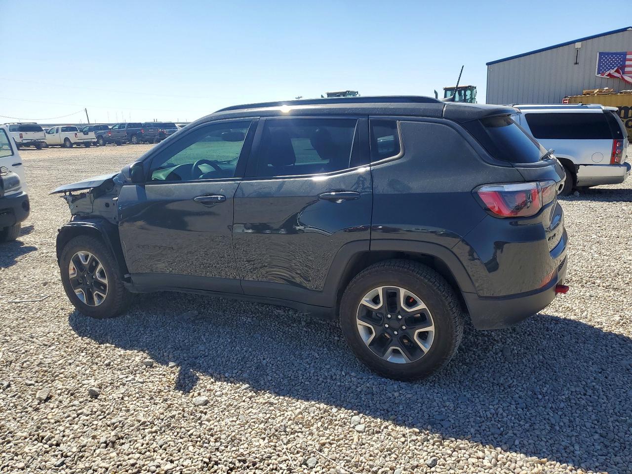 2017 Jeep Compass Trailhawk - zdjęcie 2