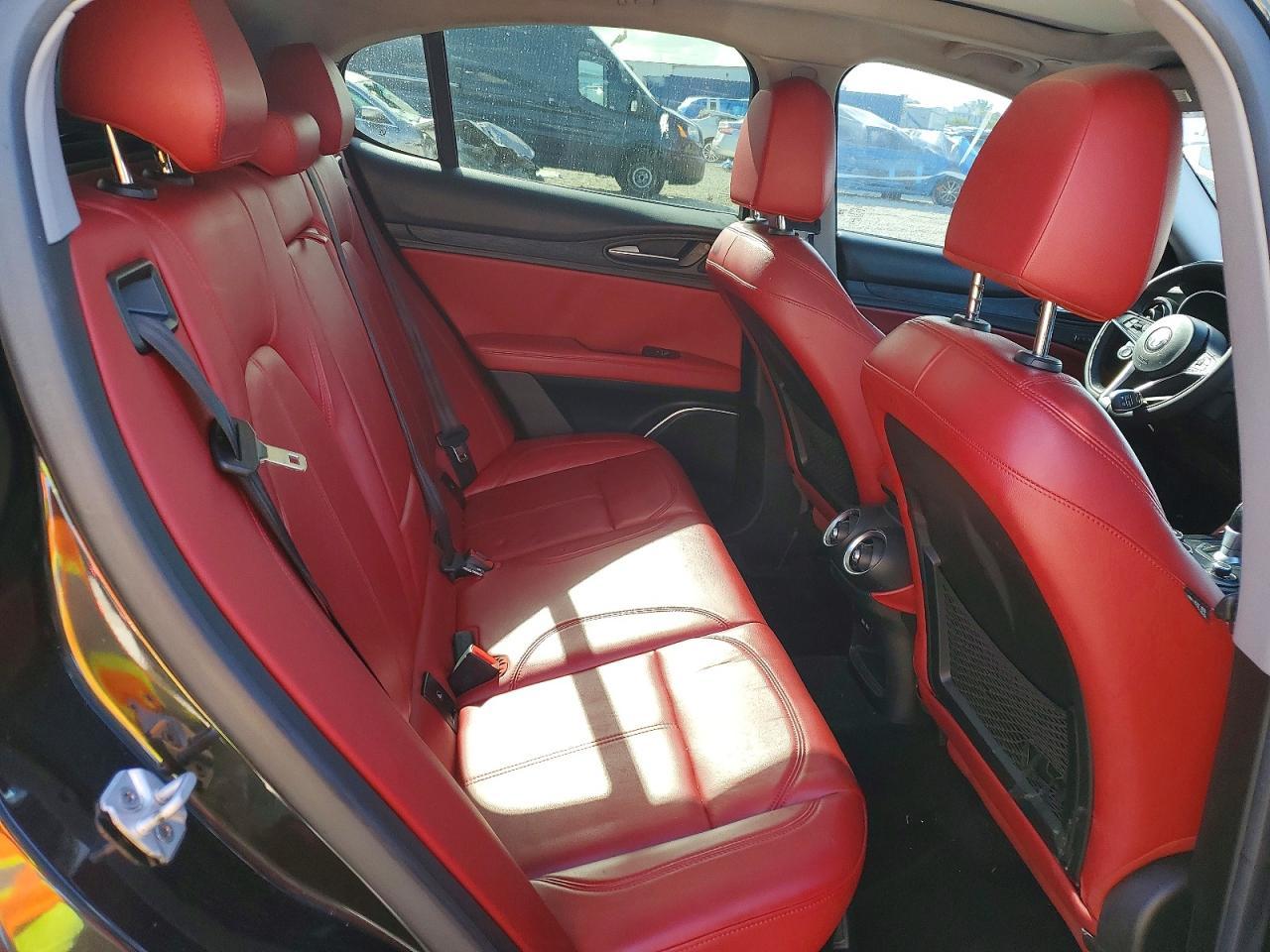 2019 Alfa Romeo Stelvio - zdjęcie 11