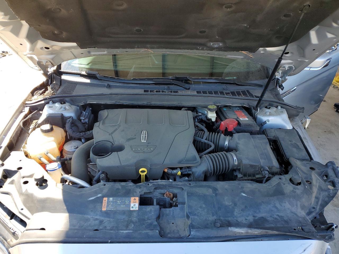 2018 Lincoln Continental Select - zdjęcie 11