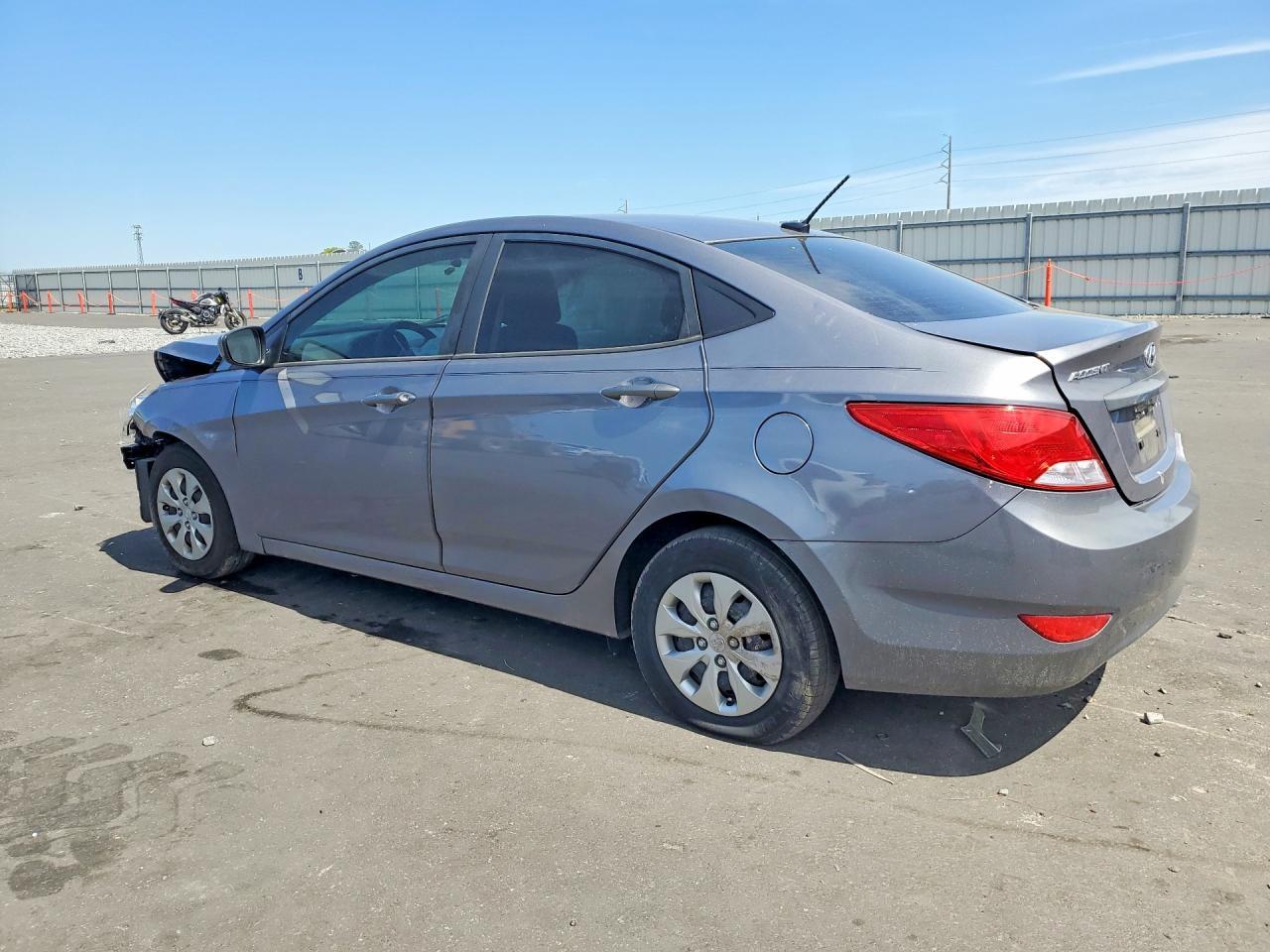 2016 Hyundai Accent Se - zdjęcie 2