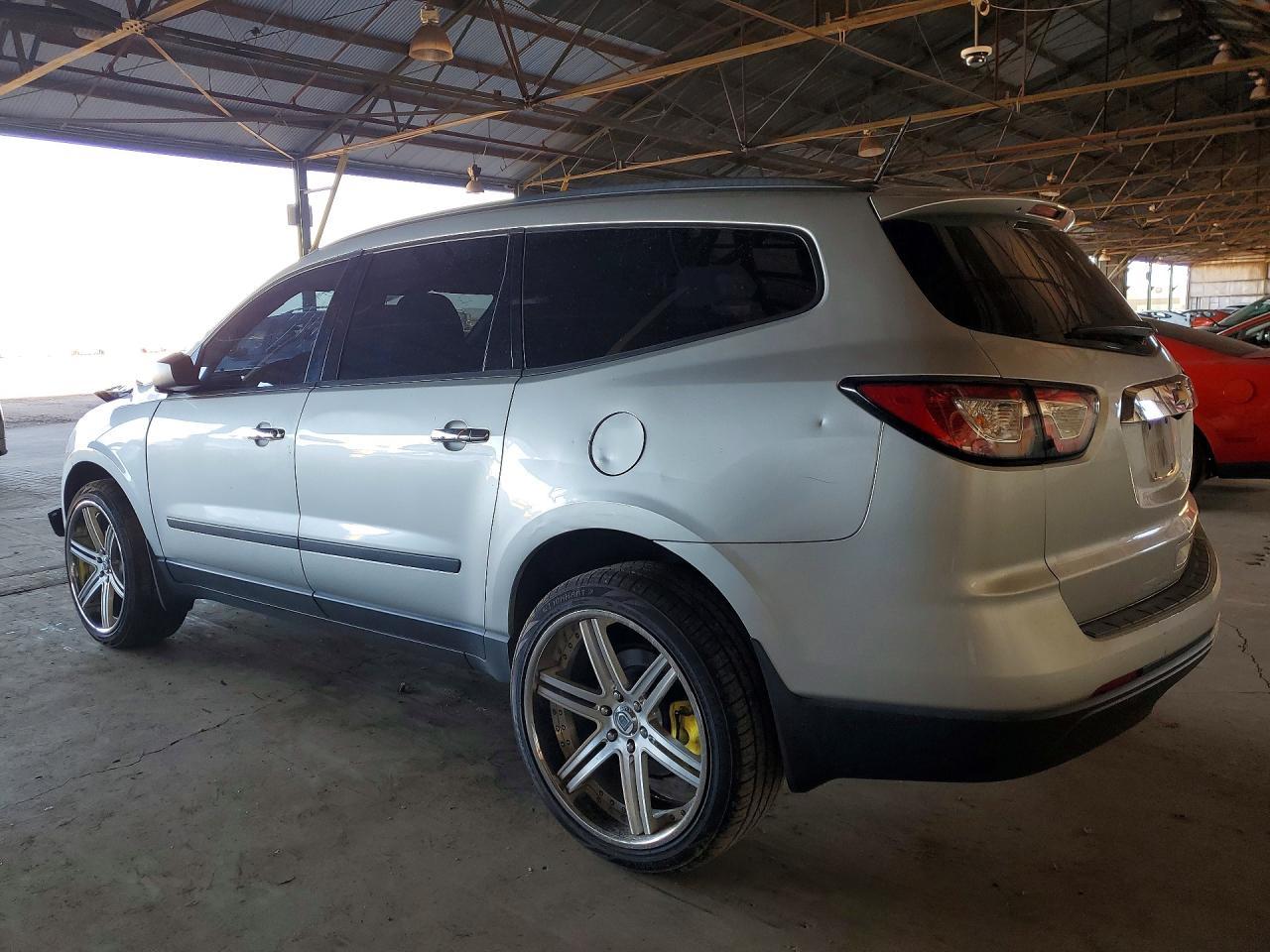 2014 Chevrolet Traverse Ls - zdjęcie 2