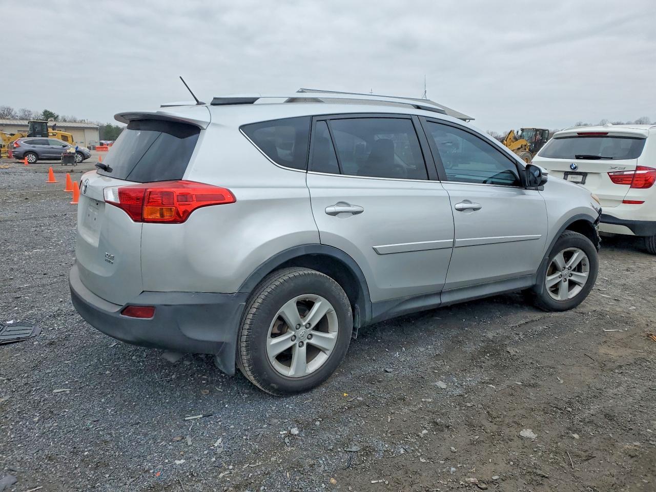 2013 Toyota Rav4 Xle - zdjęcie 3