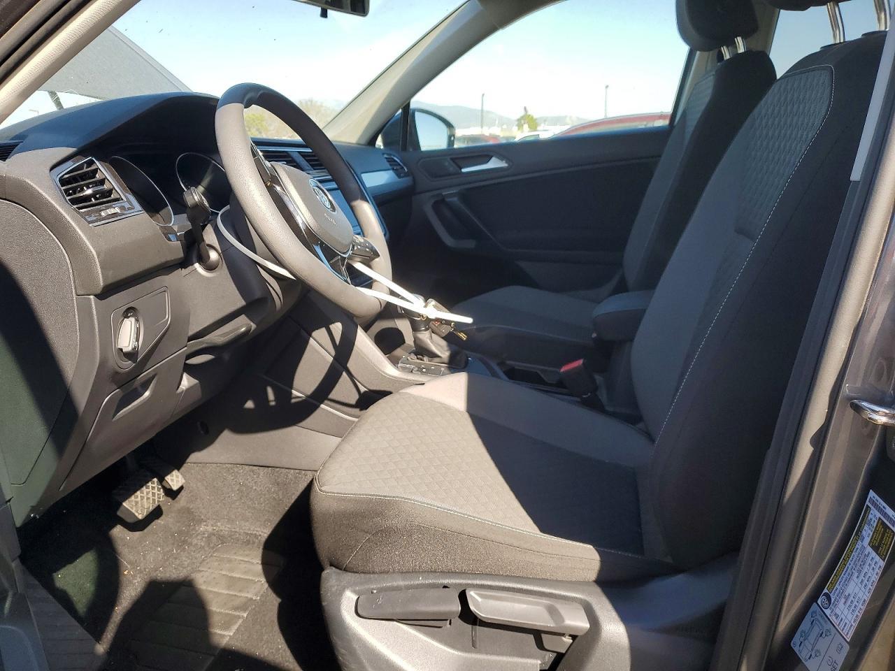 2021 Volkswagen Tiguan S - zdjęcie 7