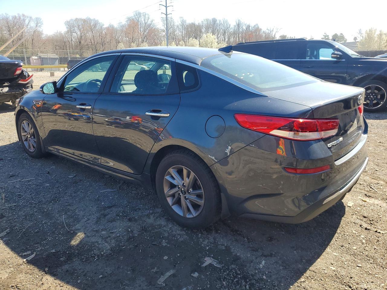 2020 Kia Optima Lx - zdjęcie 2