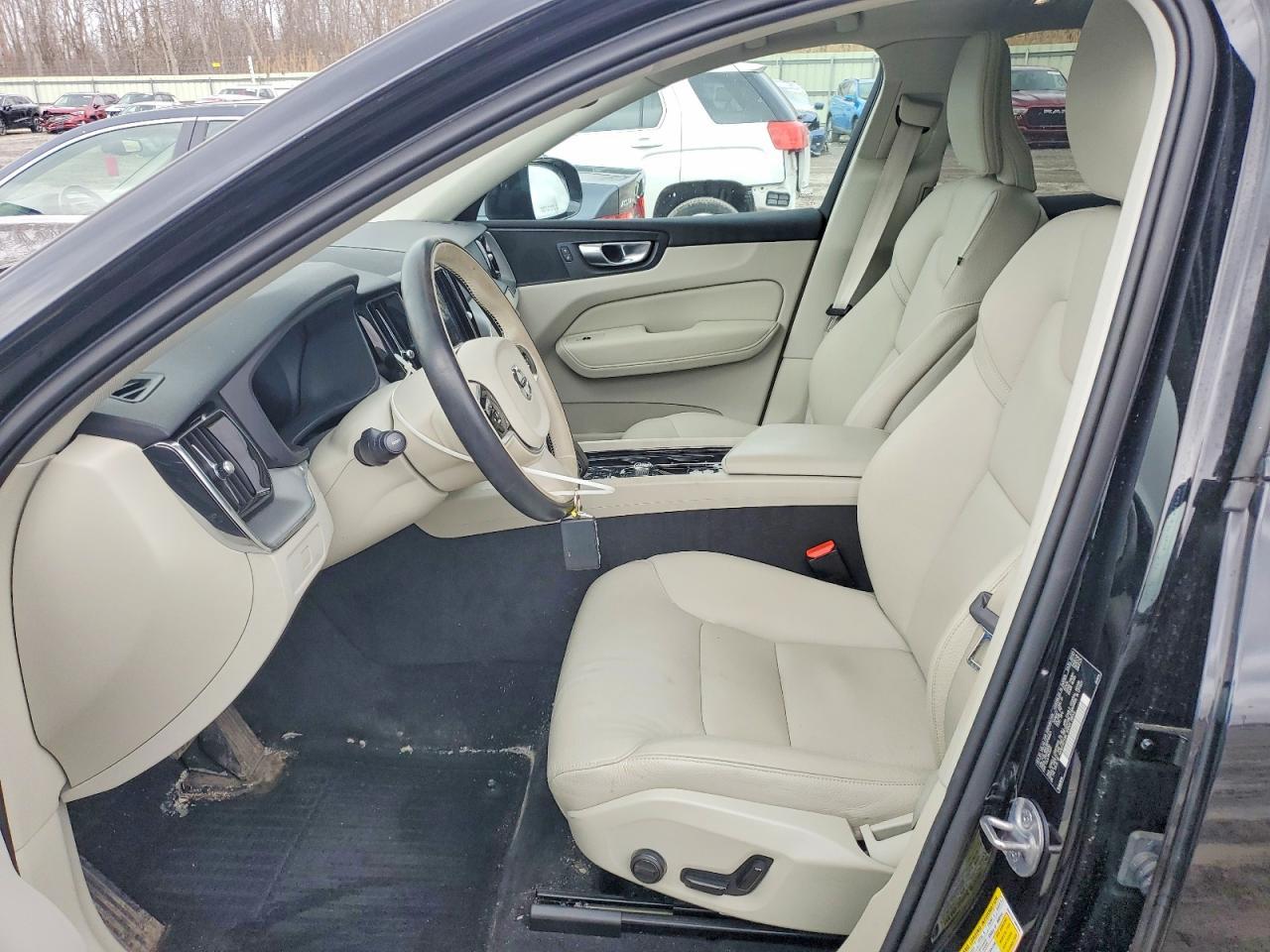 2024 Volvo Xc60 Core - zdjęcie 7