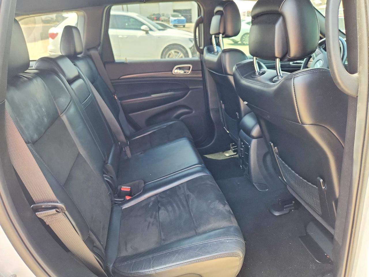 2019 Jeep Grand Cherokee Laredo - zdjęcie 11