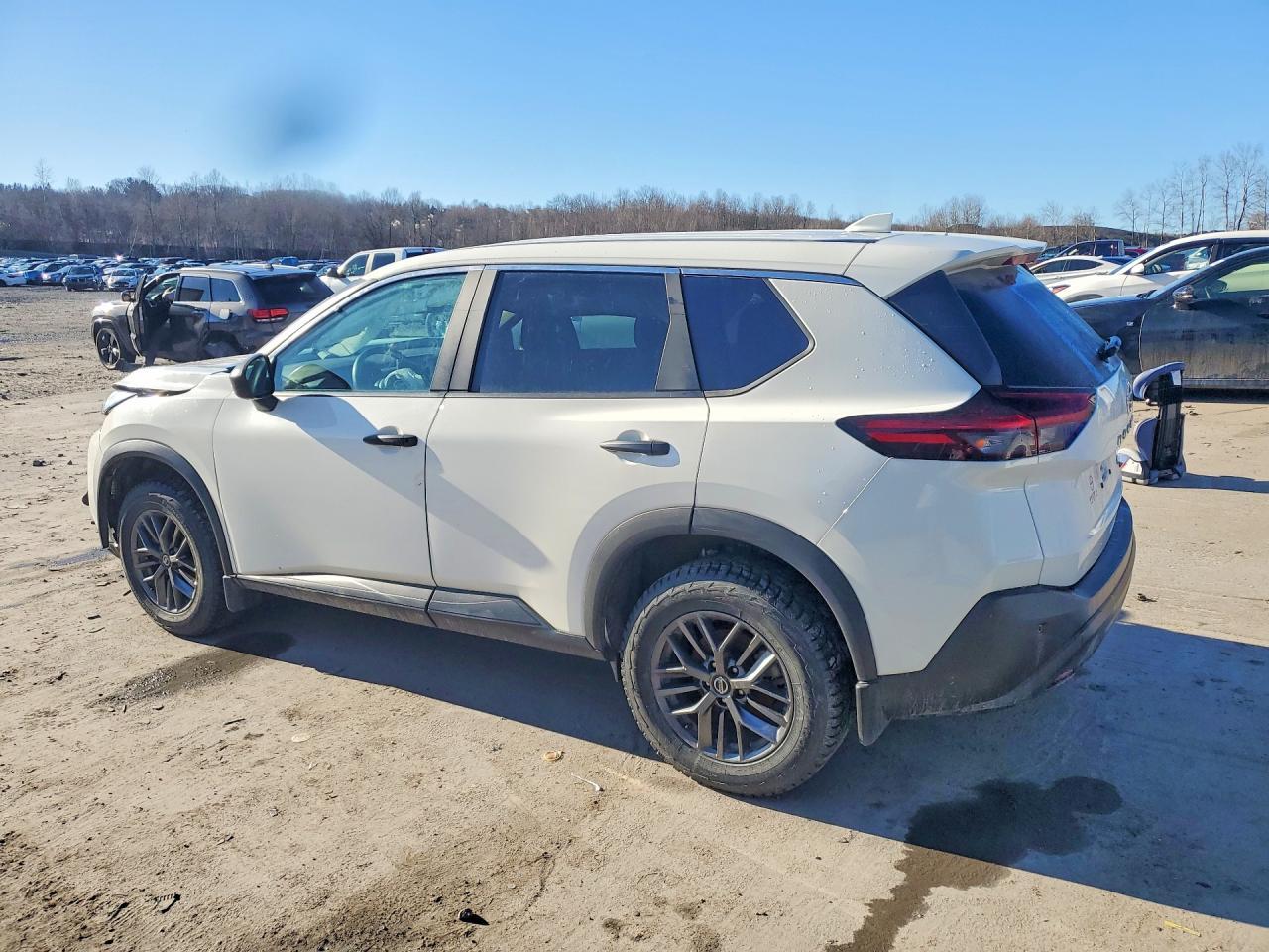 2021 Nissan Rogue S - zdjęcie 2