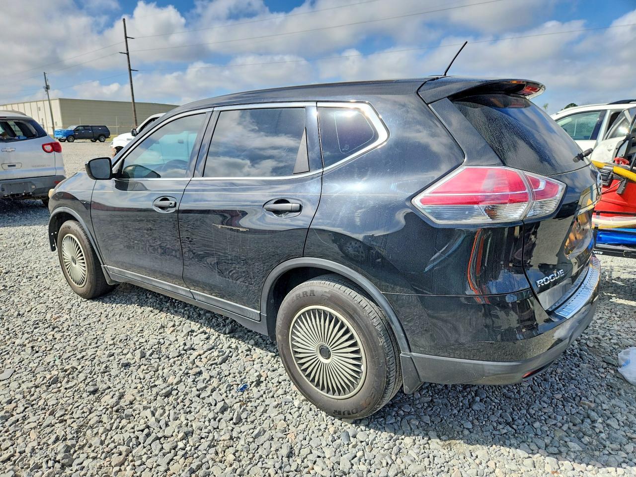 2016 Nissan Rogue S - zdjęcie 2