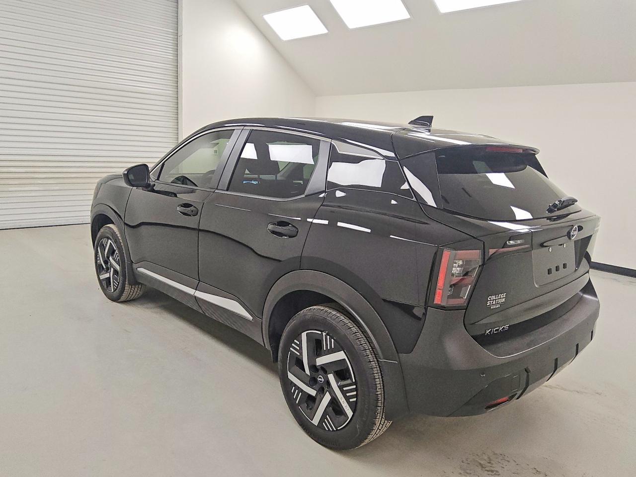 2025 Nissan Kicks Sv - zdjęcie 2