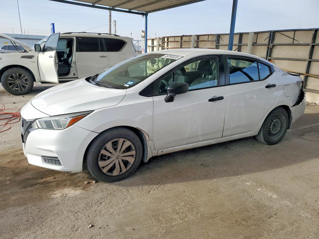 2020 Nissan Versa S - zdjęcie główne