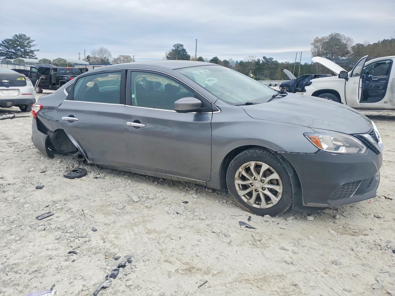 2019 Nissan Sentra Sv - zdjęcie 4