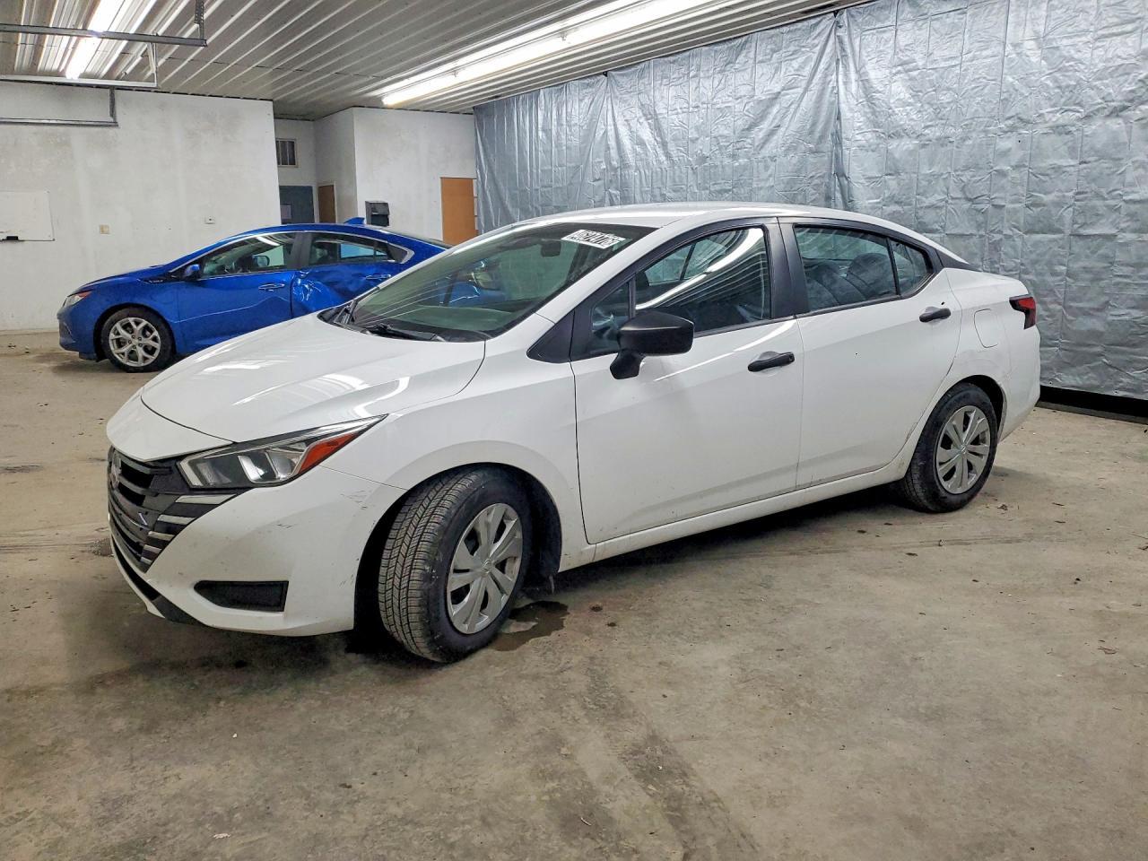 2023 Nissan Versa S - zdjęcie główne