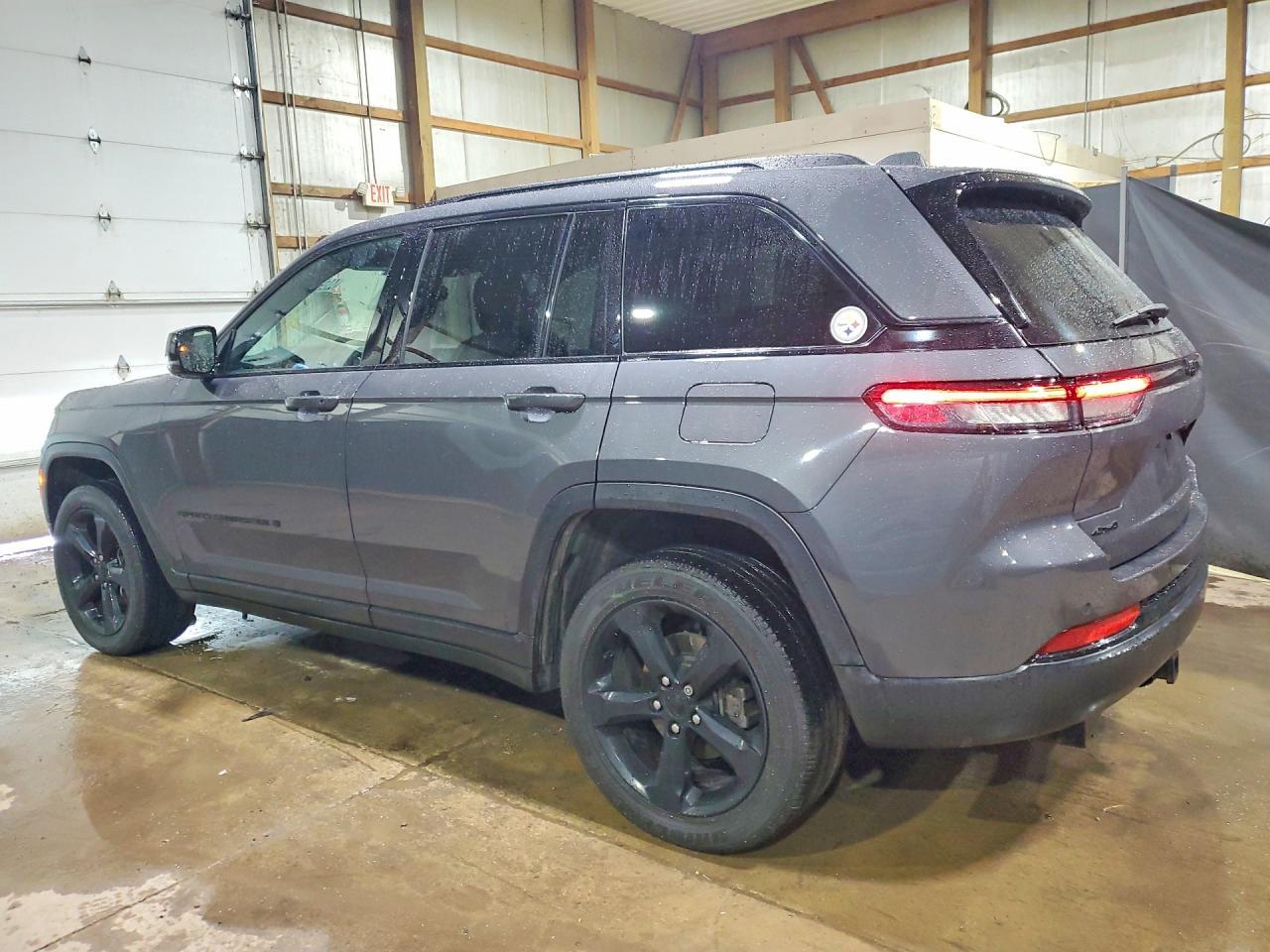 2024 Jeep Grand Cherokee Laredo - zdjęcie 2