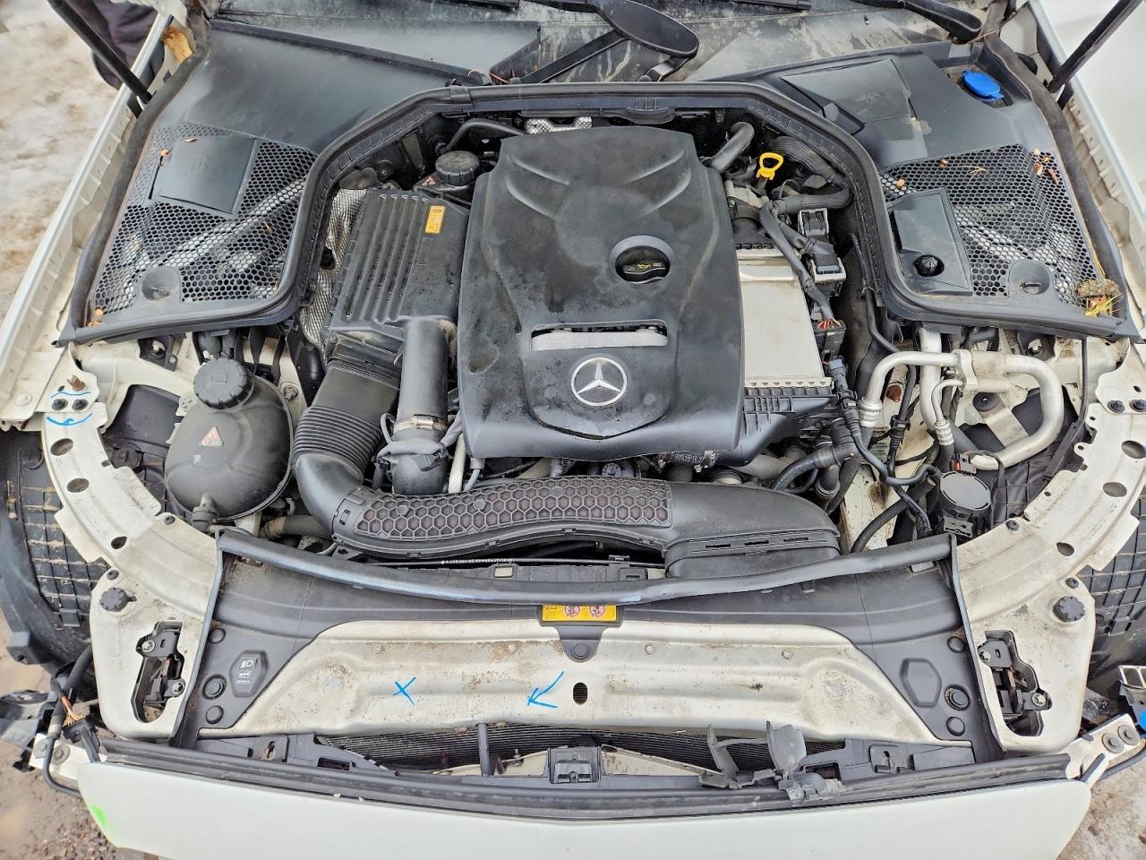 2017 Mercedes Benz C 300 4Matic - zdjęcie 11