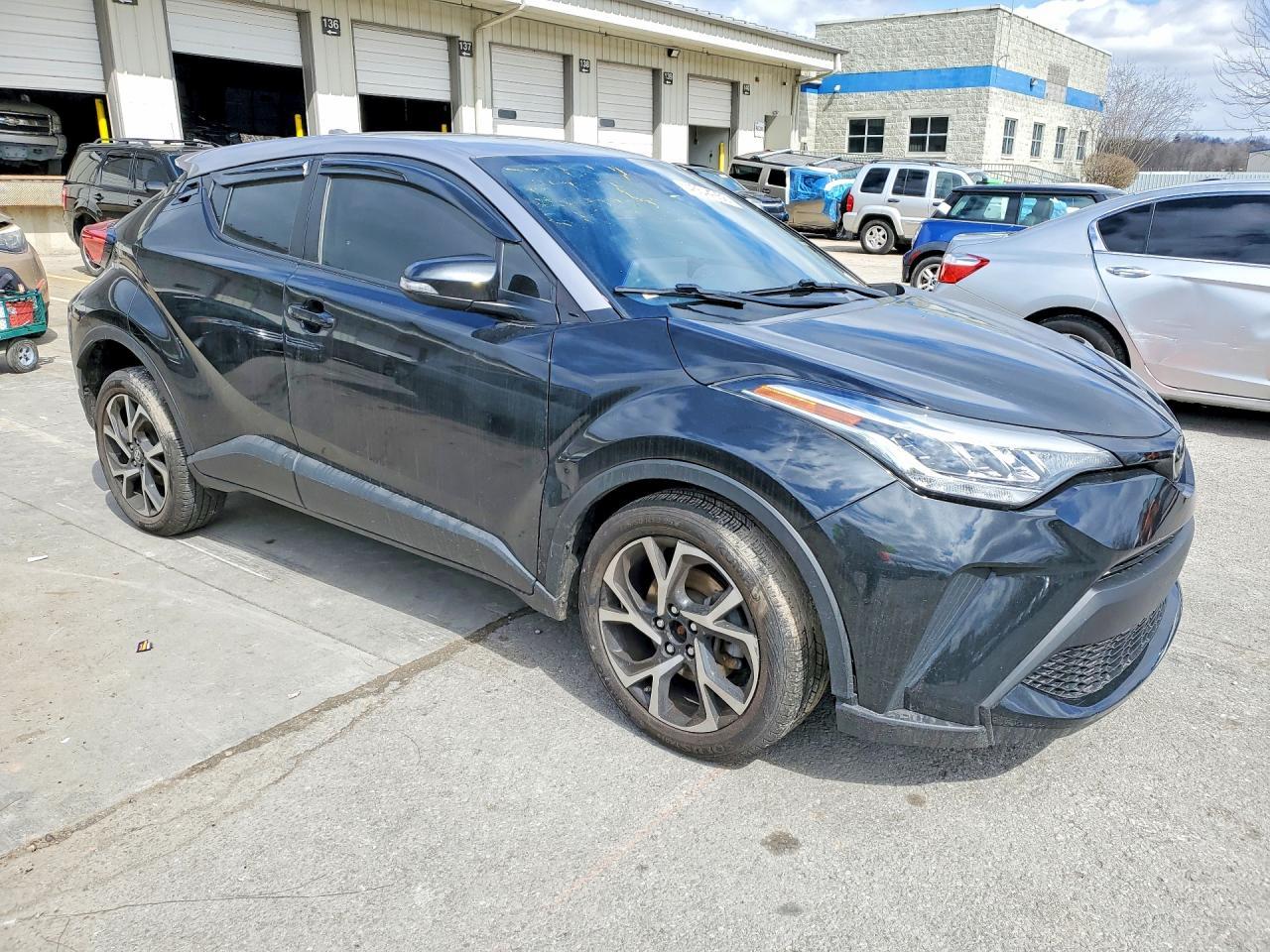 2020 Toyota C-Hr Xle - zdjęcie 4