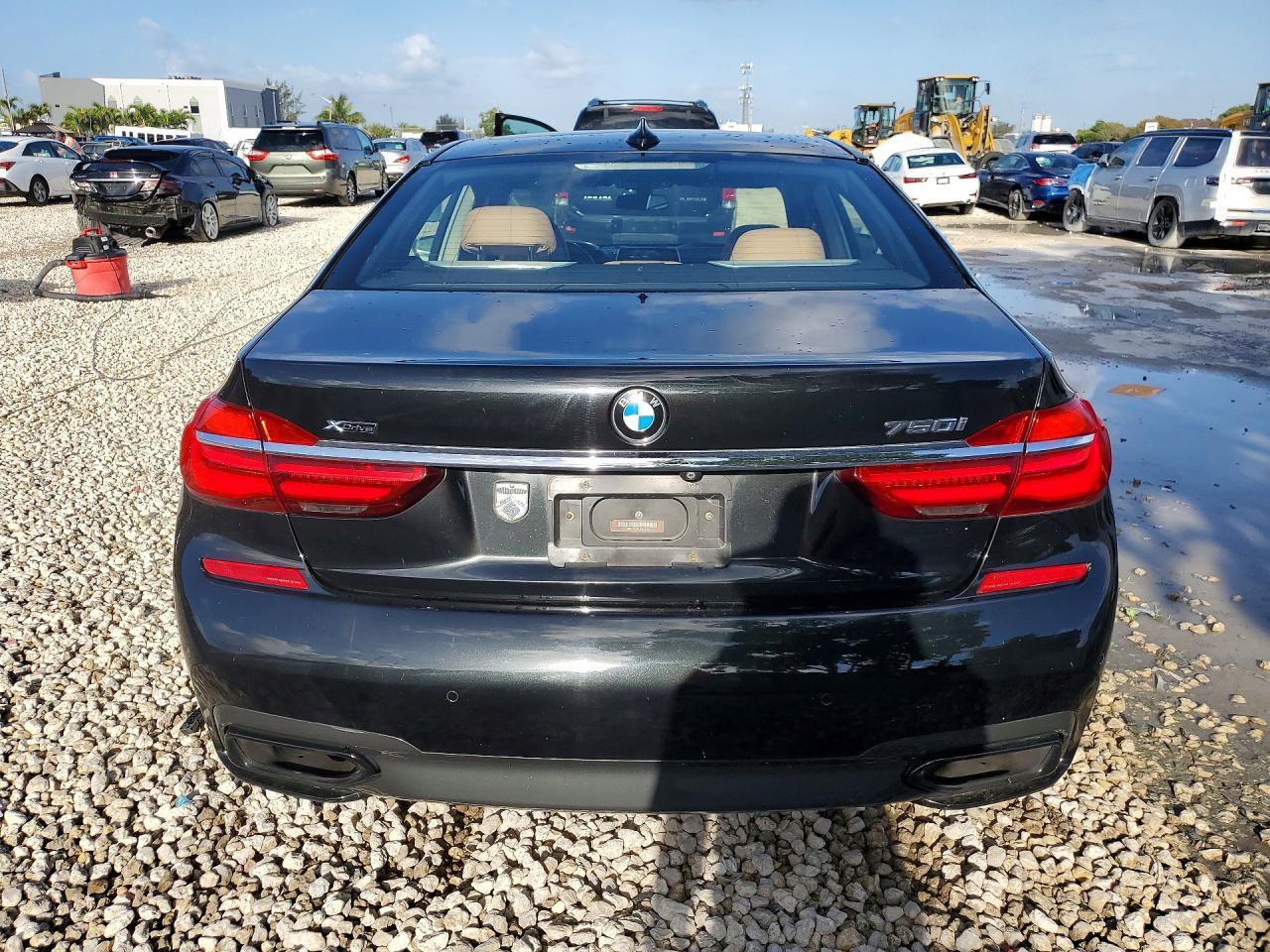 2018 BMW 750 Xi - zdjęcie 6