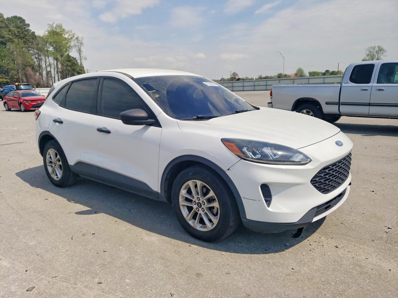 2020 Ford Escape S - zdjęcie 4