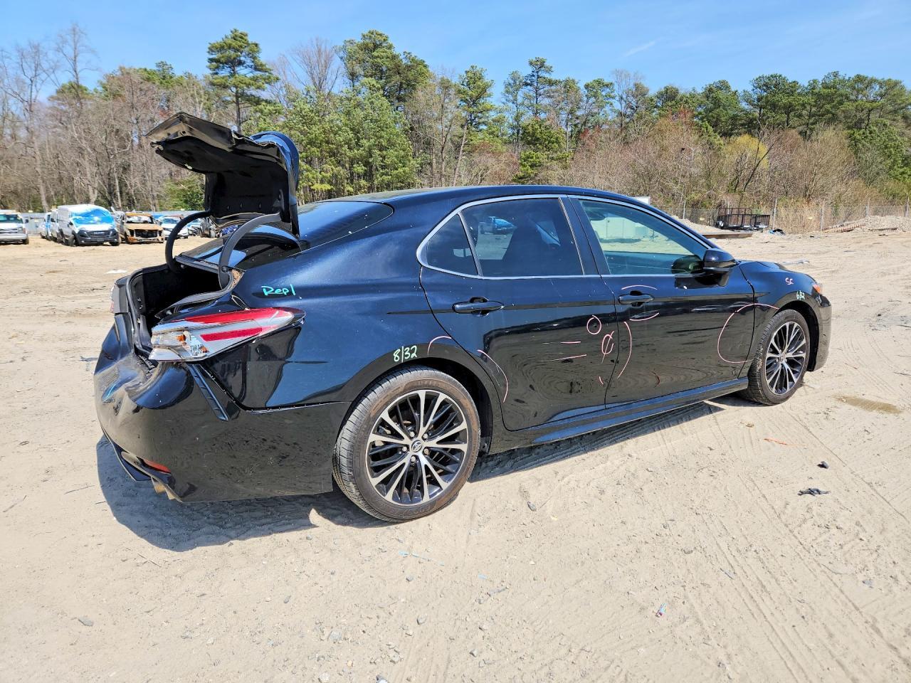 2018 Toyota Camry Se - zdjęcie 3