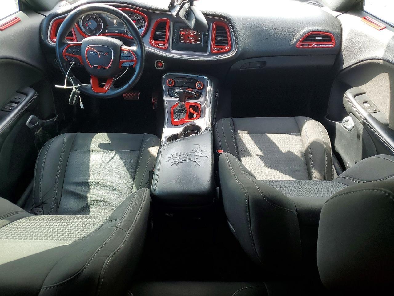 2016 Dodge Challenger Sxt - zdjęcie 8