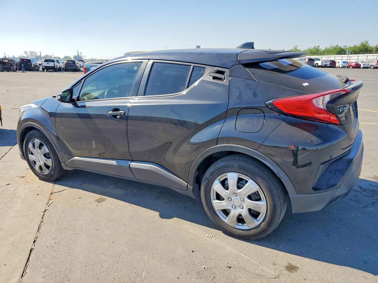 2019 Toyota C-Hr Le - zdjęcie 2