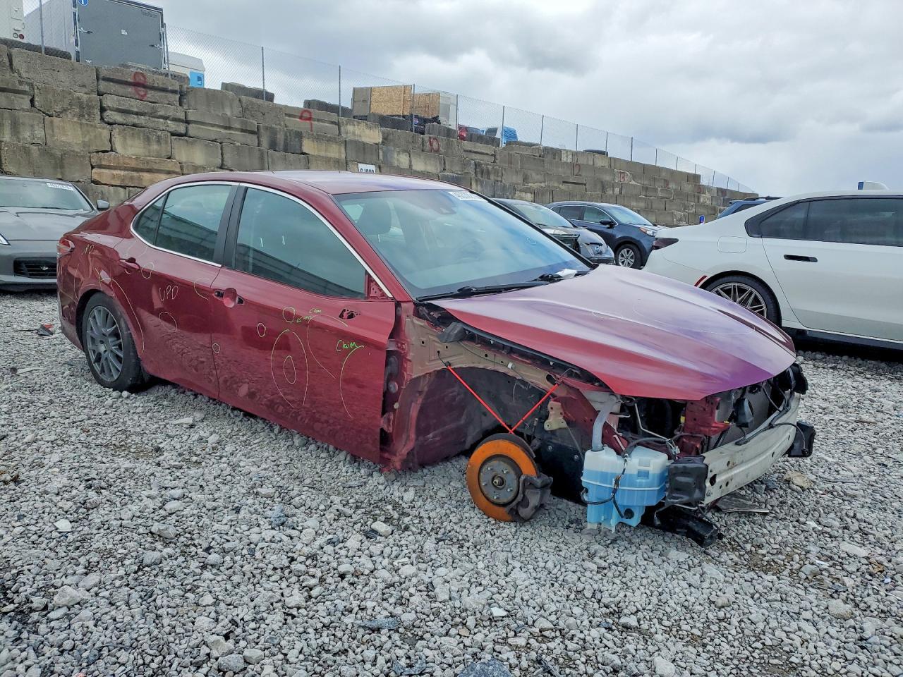2019 Toyota Camry Le - zdjęcie 4