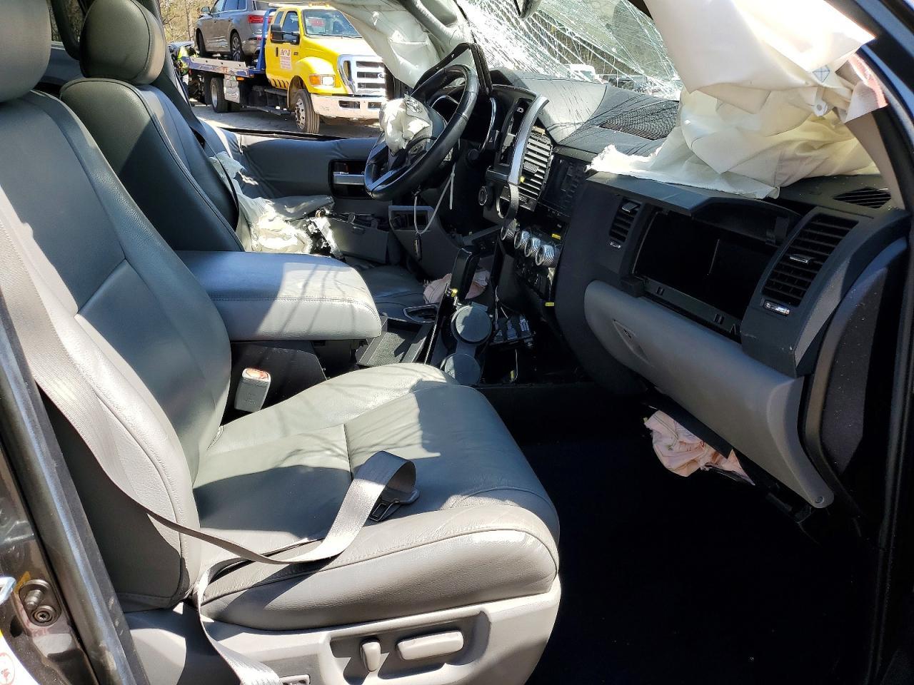 2020 Toyota Sequoia Limited - zdjęcie 7