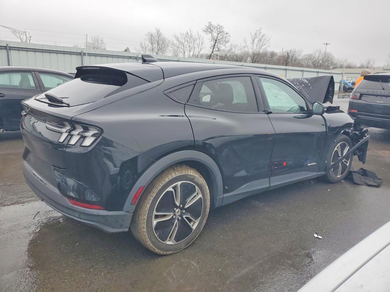 2022 Ford Mustang Mach-E Select - zdjęcie 3