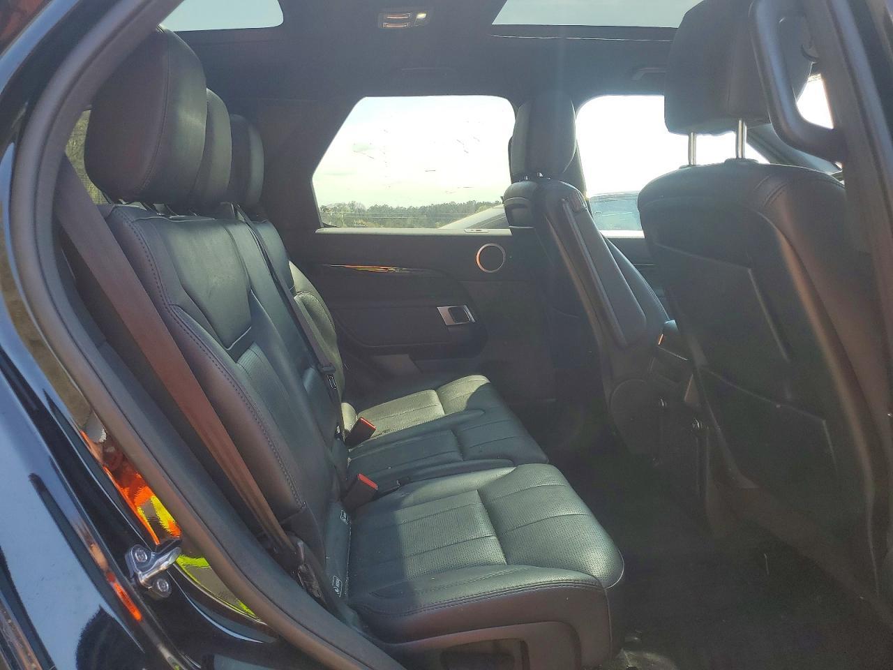 2020 Land Rover Discovery Se - zdjęcie 10