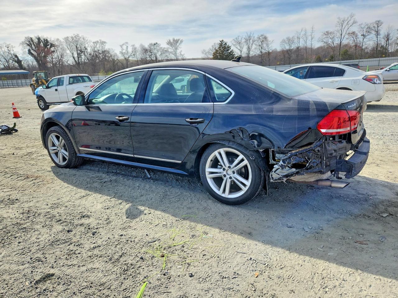 2013 Volkswagen Passat Sel - zdjęcie 2