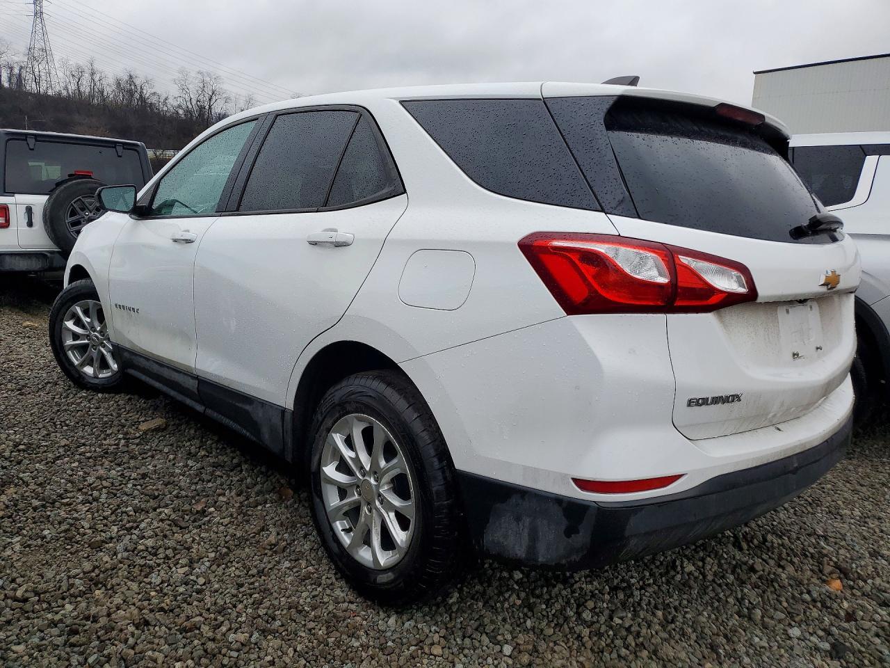 2019 Chevrolet Equinox Ls - zdjęcie 2