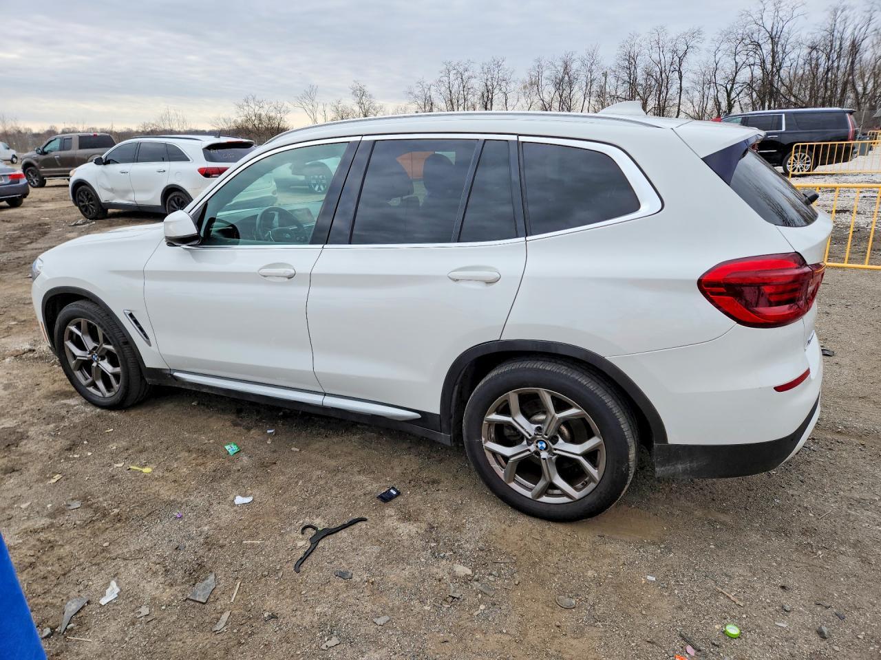2021 BMW X3 xDrive30I - zdjęcie 2