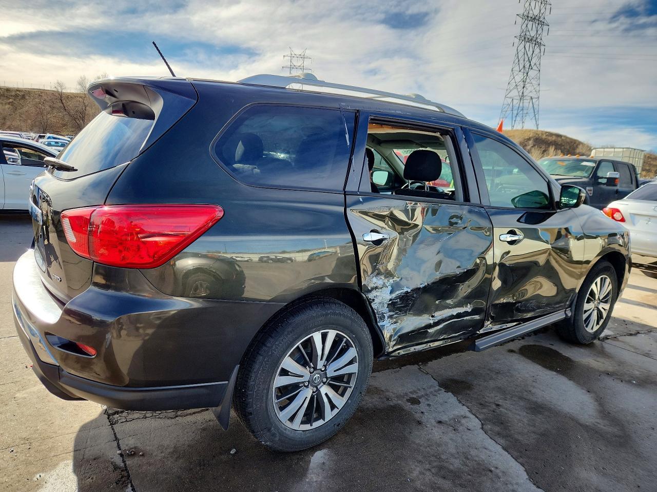 2017 Nissan Pathfinder S - zdjęcie 3