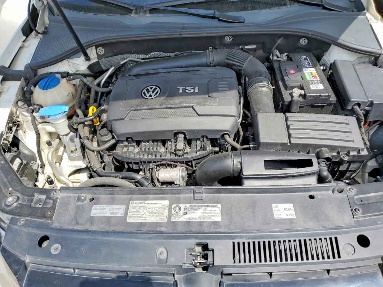 2014 Volkswagen Passat S - zdjęcie 11